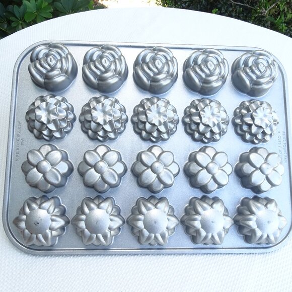 Nordic Ware Petits Fours Pan - Picture 1 of 5